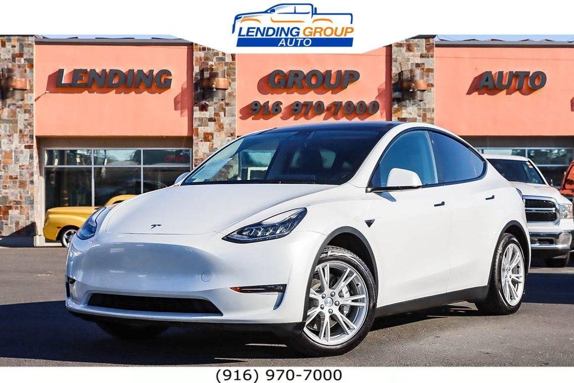 TESLA MODEL Y 2023 7SAYGAEE1PF589454 image